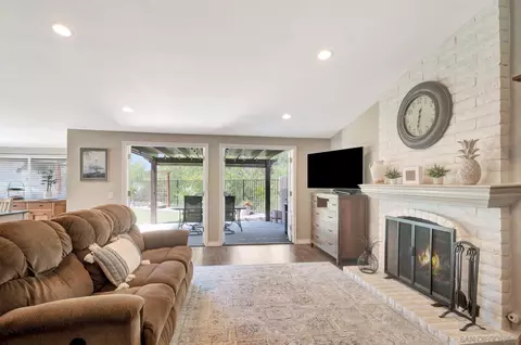 3839 Wildrose Gln, Escondido, CA 92025 photo 10