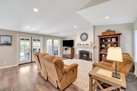 3839 Wildrose Gln, Escondido, CA 92025 photo 8