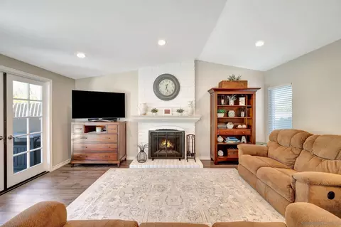 3839 Wildrose Gln, Escondido, CA 92025 photo 9