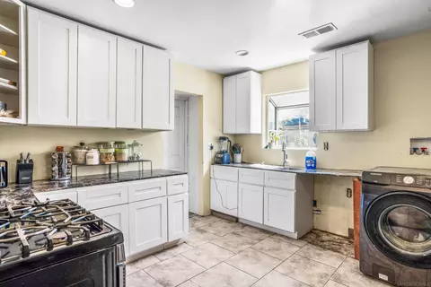 541 Spires St, Vista, CA 92083 photo 4