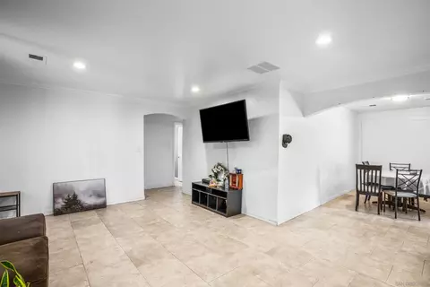 541 Spires St, Vista, CA 92083 photo 10