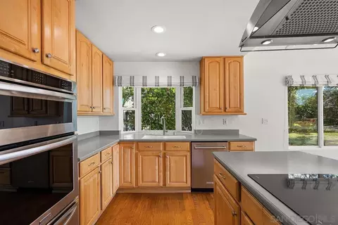 Kitchen - 12590 Cloudesly Dr, San Diego, CA 92128 photo 4 of 6