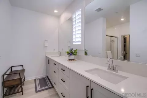 Bath - 2058 Bluestone Cir, Chula Vista, CA 91913 photo 1 of 3