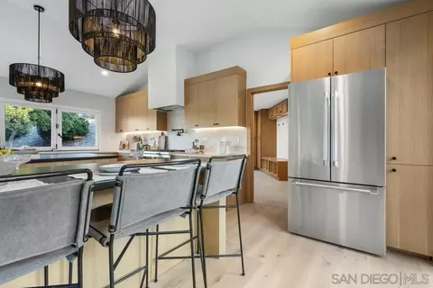 Kitchen - 2133 Woodwind Dr, Encinitas, CA 92024 photo 5 of 12