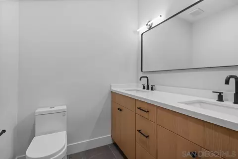 Bath - 2133 Woodwind Dr, Encinitas, CA 92024 photo 9 of 11