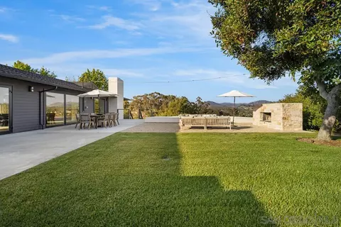 Exterior - 2133 Woodwind Dr, Encinitas, CA 92024 photo 9 of 14