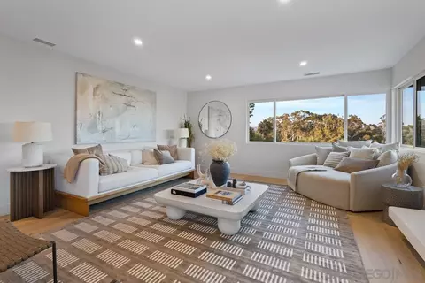 Living - 2133 Woodwind Dr, Encinitas, CA 92024 photo 2 of 10