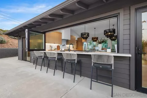 Kitchen - 2133 Woodwind Dr, Encinitas, CA 92024 photo 9 of 12