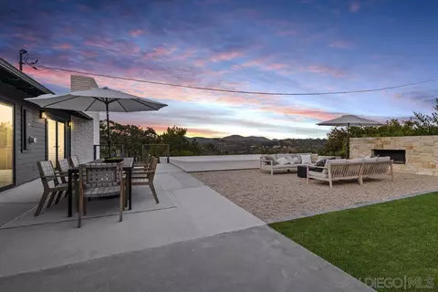 Exterior - 2133 Woodwind Dr, Encinitas, CA 92024 photo 6 of 14