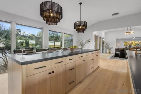 Kitchen - 2133 Woodwind Dr, Encinitas, CA 92024 photo 2 of 12