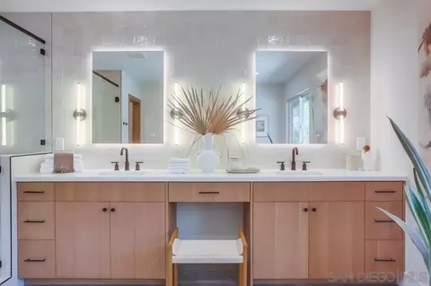 Bath - 2133 Woodwind Dr, Encinitas, CA 92024 photo 7 of 11