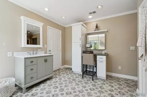 Bath - 11103 Oak Creek Dr, Lakeside, CA 92040 photo 5 of 8
