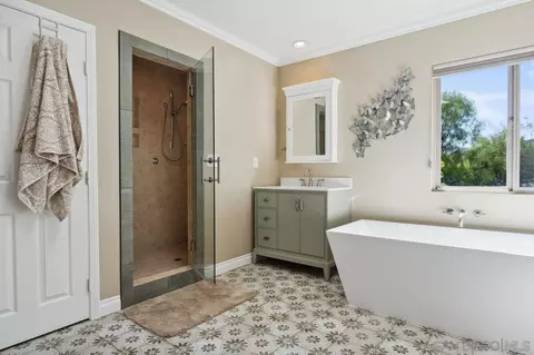 Bath - 11103 Oak Creek Dr, Lakeside, CA 92040 photo 3 of 8