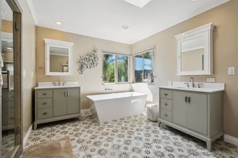 Bath - 11103 Oak Creek Dr, Lakeside, CA 92040 photo 1 of 8
