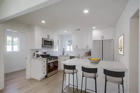 811 Kempton St, Spring Valley, CA 91977 photo 9
