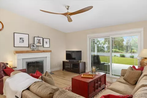 Living - 13121 Decant Dr, Poway, CA 92064 photo 4 of 4