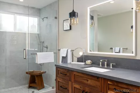 Bath - 13121 Decant Dr, Poway, CA 92064 photo 2 of 3