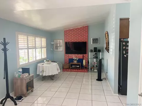 143 Nixon Cir, Oceanside, CA 92057 photo 2