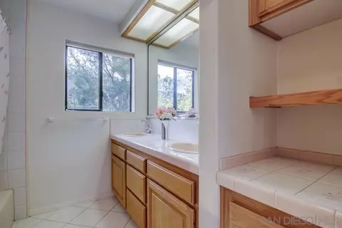 Bath - 6748 Dehesa Rd, El Cajon, CA 92019 photo 5 of 7