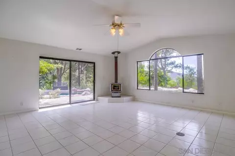 Living - 6748 Dehesa Rd, El Cajon, CA 92019 photo 6 of 9