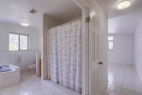 Bath - 6748 Dehesa Rd, El Cajon, CA 92019 photo 1 of 7