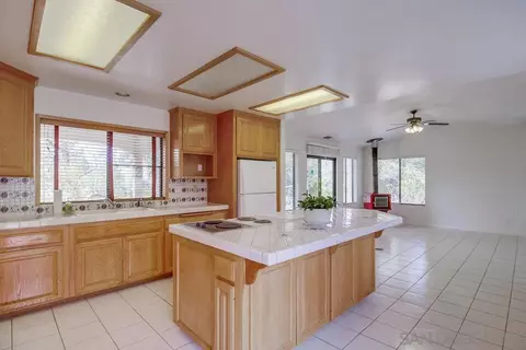 Kitchen - 6748 Dehesa Rd, El Cajon, CA 92019 photo 4 of 4