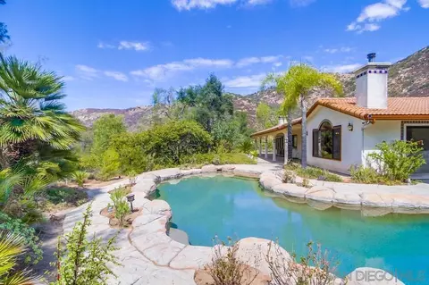 Exterior - 6748 Dehesa Rd, El Cajon, CA 92019 photo 10 of 17