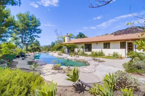 Exterior - 6748 Dehesa Rd, El Cajon, CA 92019 photo 15 of 17
