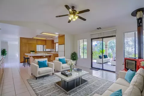 Living - 6748 Dehesa Rd, El Cajon, CA 92019 photo 8 of 9
