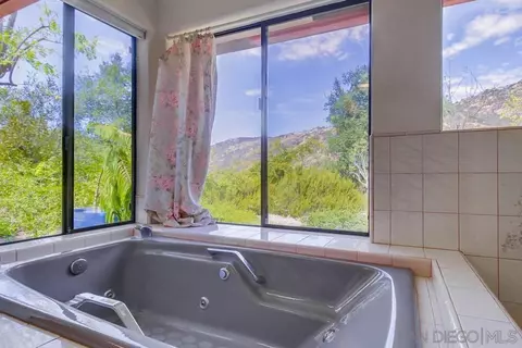 Bath - 6748 Dehesa Rd, El Cajon, CA 92019 photo 3 of 7