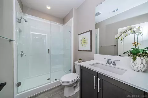 Bath - 3076 Heirloom Pl, Escondido, CA 92029 photo 1 of 6