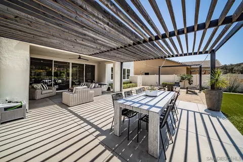 Exterior - 3076 Heirloom Pl, Escondido, CA 92029 photo 7 of 17