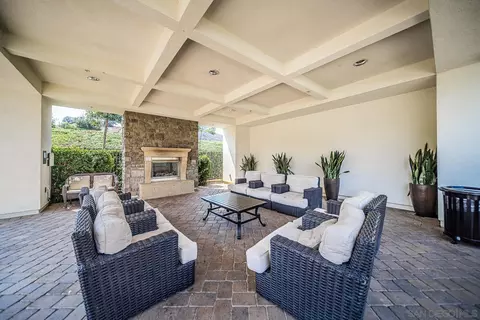 View/Area - 3076 Heirloom Pl, Escondido, CA 92029 photo 4 of 8