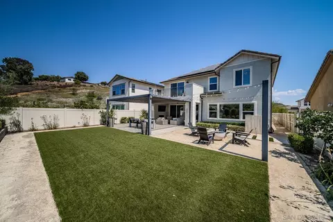 Exterior - 3076 Heirloom Pl, Escondido, CA 92029 photo 9 of 17