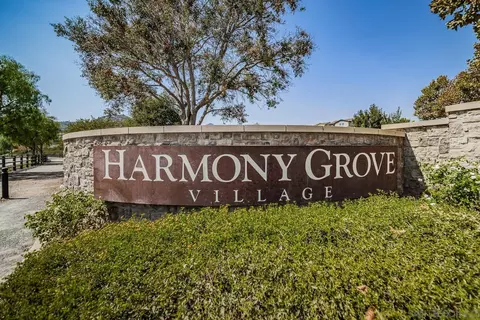 View/Area - 3076 Heirloom Pl, Escondido, CA 92029 photo 3 of 8