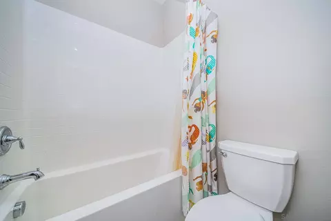 Bath - 3076 Heirloom Pl, Escondido, CA 92029 photo 6 of 6