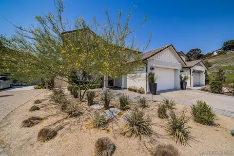 Exterior - 3076 Heirloom Pl, Escondido, CA 92029 photo 4 of 17