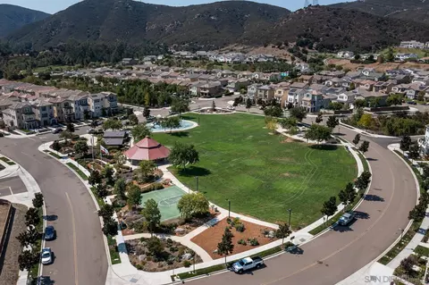 View/Area - 3076 Heirloom Pl, Escondido, CA 92029 photo 6 of 8