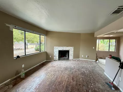 665 Mcdonald Ln, Escondido, CA 92025 photo 4