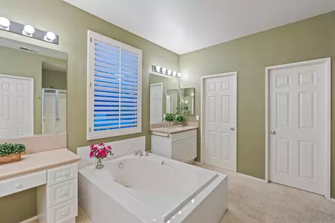Bath - 23532 Daylight Pl, Ramona, CA 92065 photo 2 of 4
