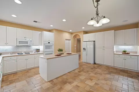Kitchen - 23532 Daylight Pl, Ramona, CA 92065 photo 2 of 3