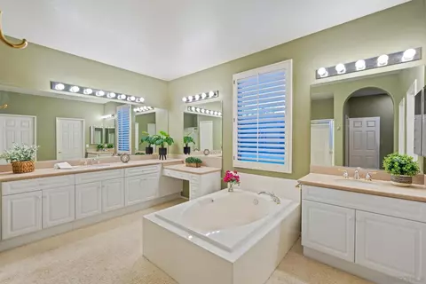 Bath - 23532 Daylight Pl, Ramona, CA 92065 photo 1 of 4