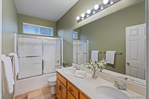 Bath - 23532 Daylight Pl, Ramona, CA 92065 photo 4 of 4