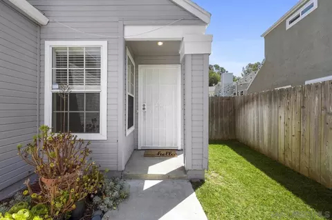 1735 Avenida De Suenos, Oceanside, CA 92056 photo 3
