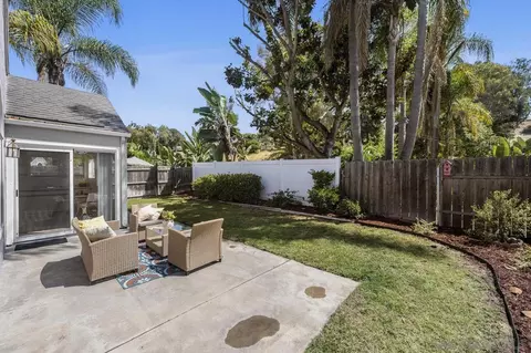 1735 Avenida De Suenos, Oceanside, CA 92056 photo 23