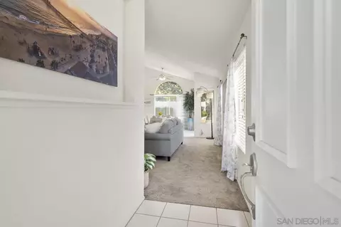 1735 Avenida De Suenos, Oceanside, CA 92056 photo 4