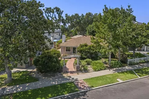 5532 Bellevue, La Jolla, CA 92037 photo 2