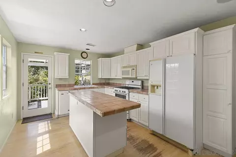 5532 Bellevue, La Jolla, CA 92037 photo 11