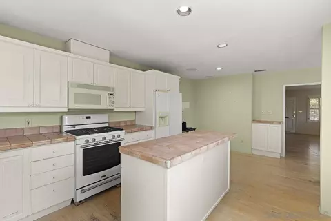 5532 Bellevue, La Jolla, CA 92037 photo 12