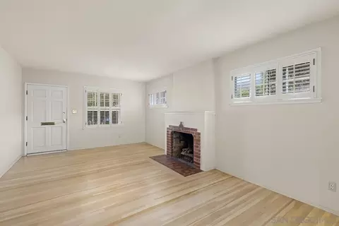 5532 Bellevue, La Jolla, CA 92037 photo 3